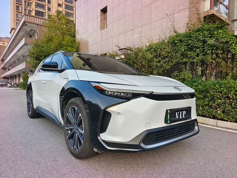 Toyota bZ4X 2022 immagine di auto #4