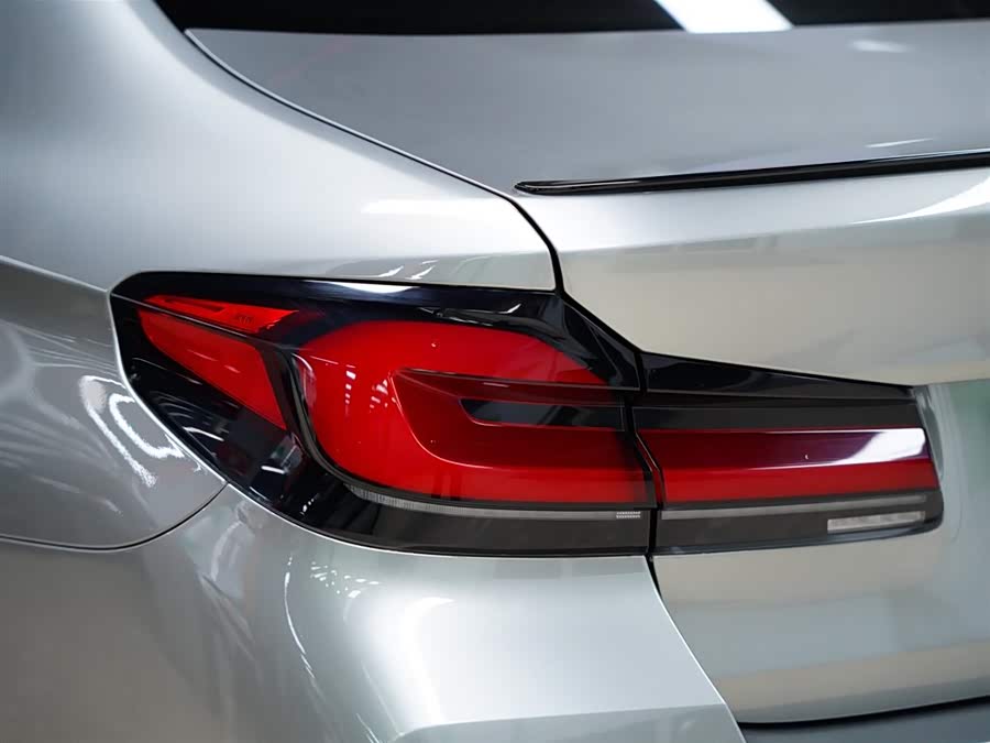 BMW M5 2022 صورة سيارة #4