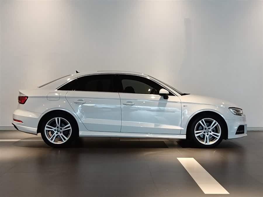 Audi A3 2019 #4 Audi A3 2019 car image #4
