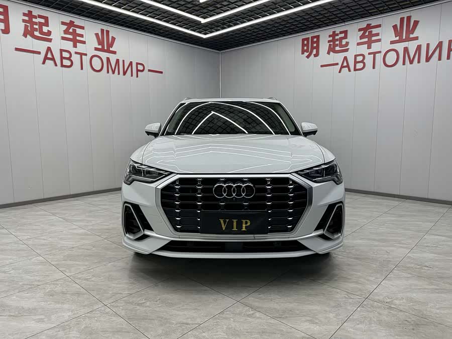 Audi Q3 2021 car image #4