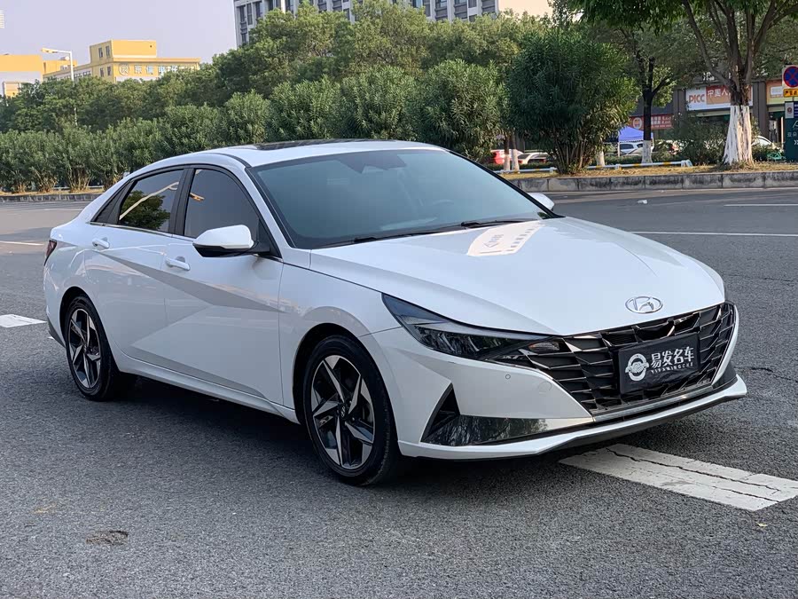Hyundai Elantra 2022 car image #4