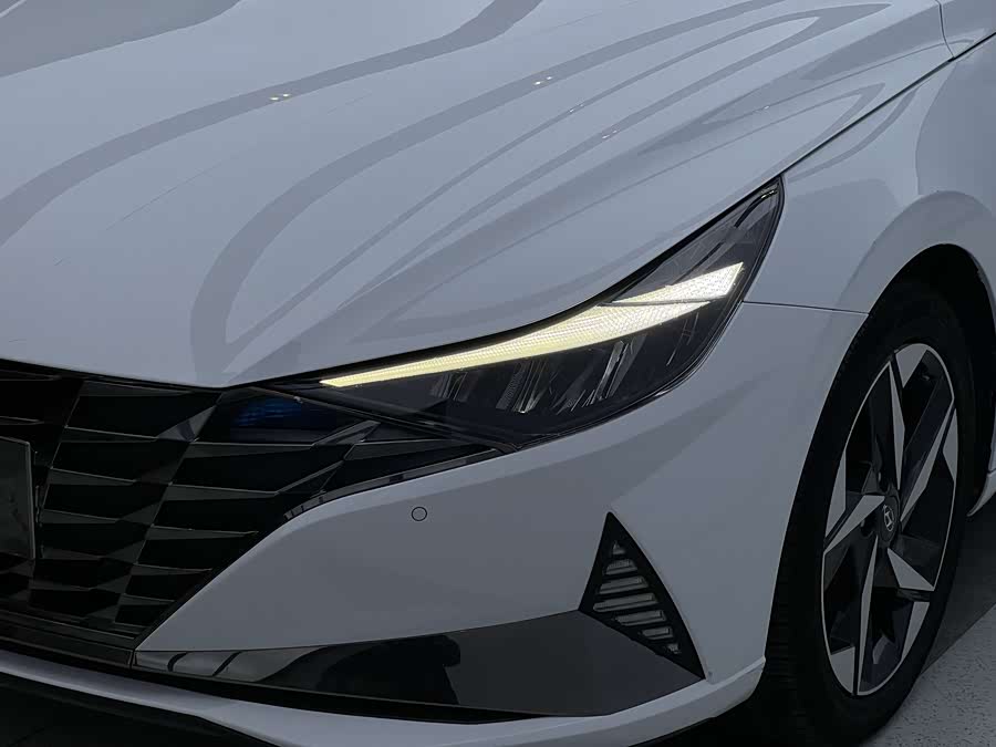 Hyundai Elantra 2022 car image #4