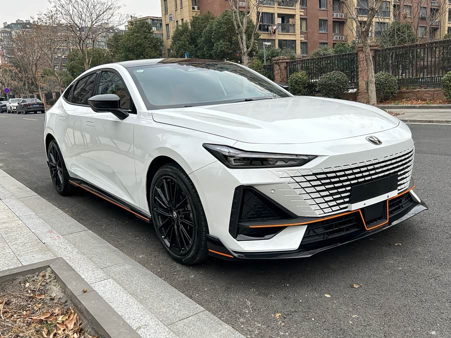 Changan UNI-V 2023 car image #4