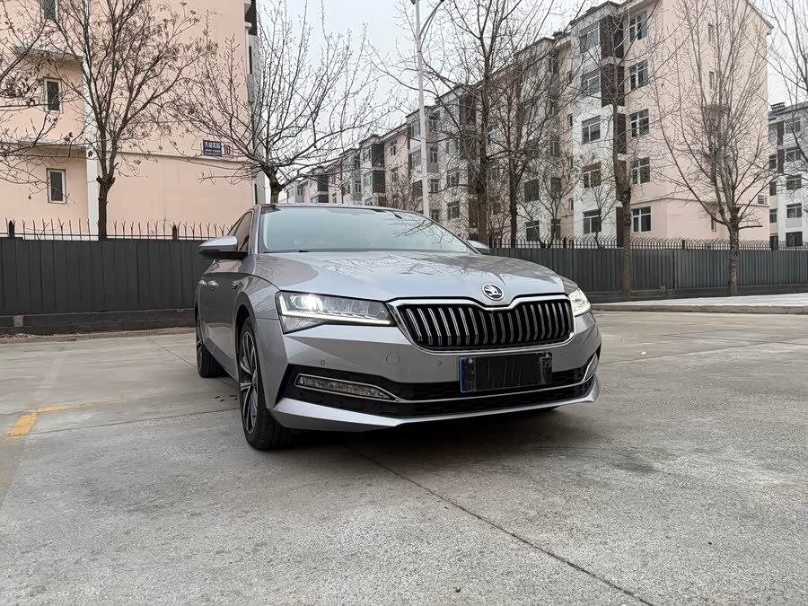 Skoda Superb 2019 #4 Skoda Superb 2019 car image #4