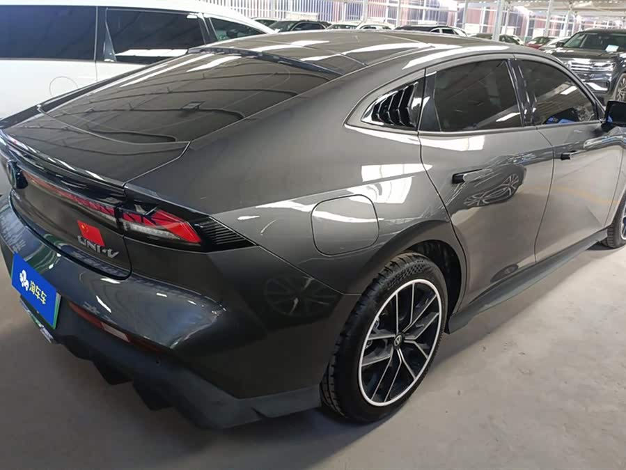 Changan UNI-V iDD 2024 car image #4