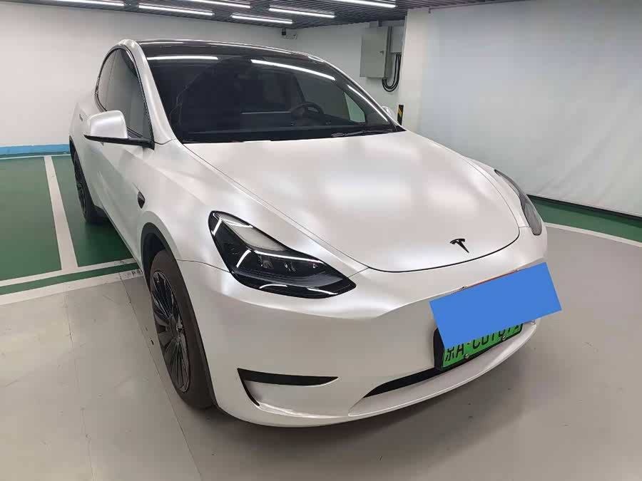 Tesla Model Y 2023 car image #4