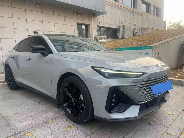 Changan UNI-V 2022 #4 Changan UNI-V 2022 car image #4