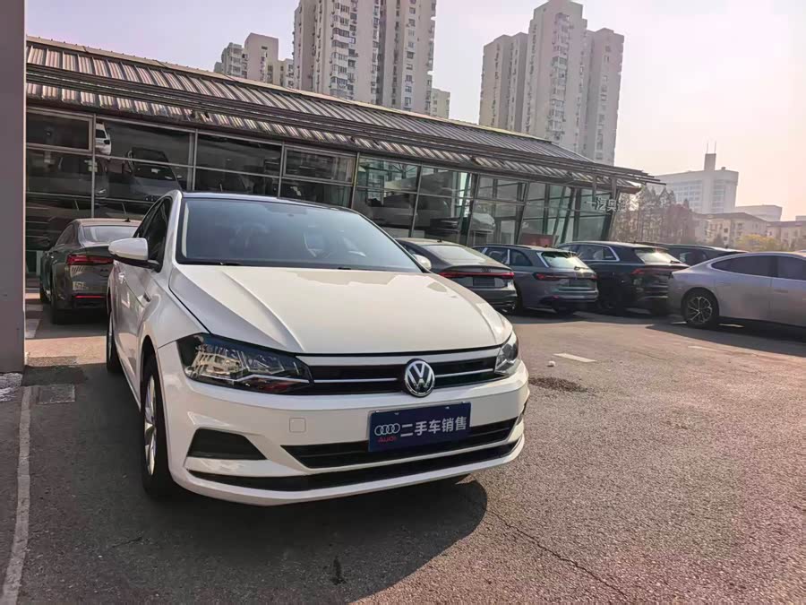 Volkswagen Polo 2020 car image #4