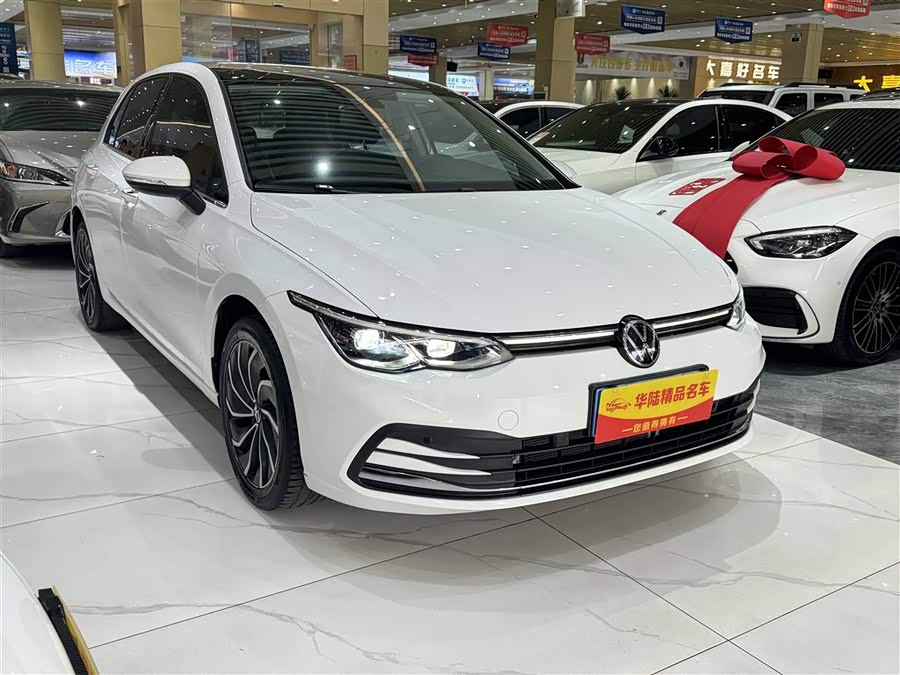 Volkswagen Golf 2021 car image #4