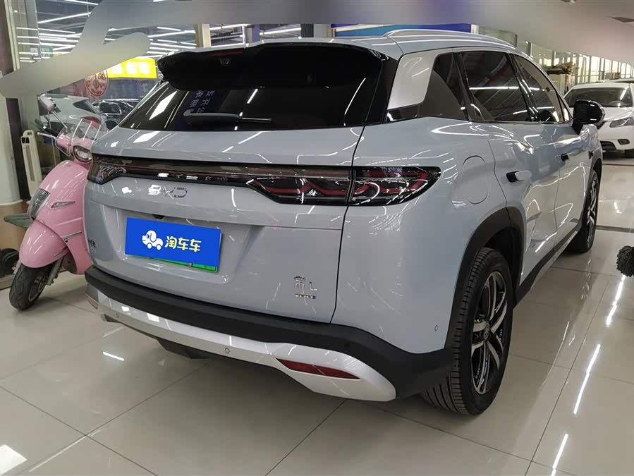 BYD SongL DM-i 2025 car image #4