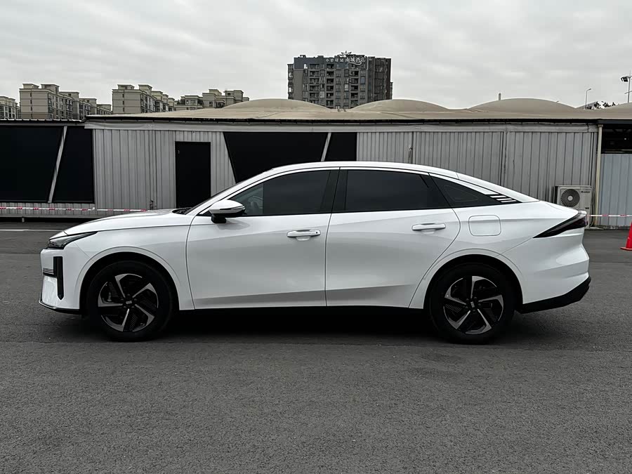 GEELY 2025 #4 GEELY 2025 car image #4