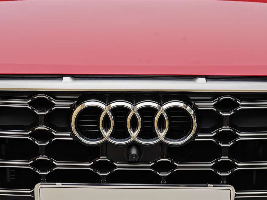 Audi Q2L 2022 car image #4