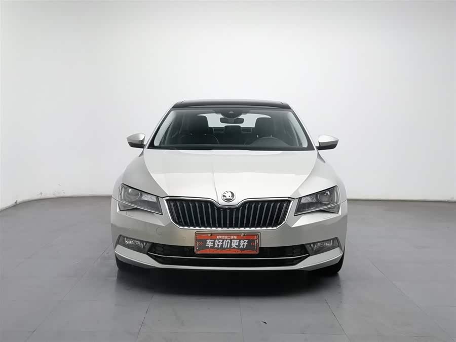 Skoda Superb 2016 car image #4