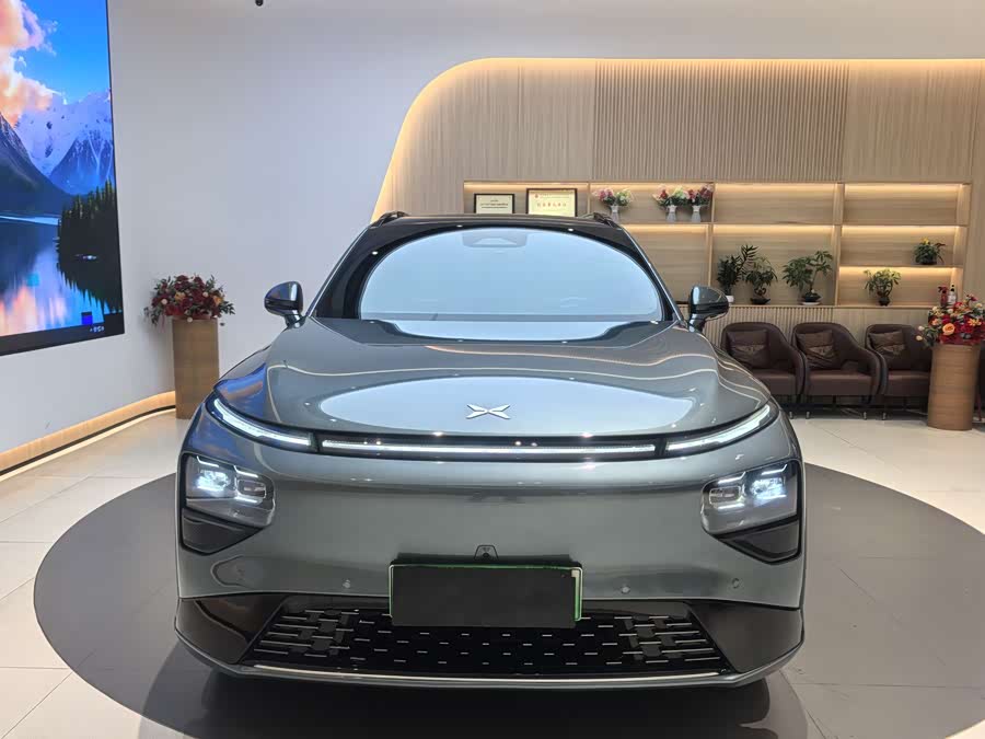 Xpeng G9 2023 car image #4