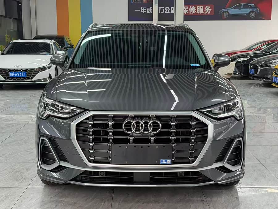 Audi Q3 2022 car image #4