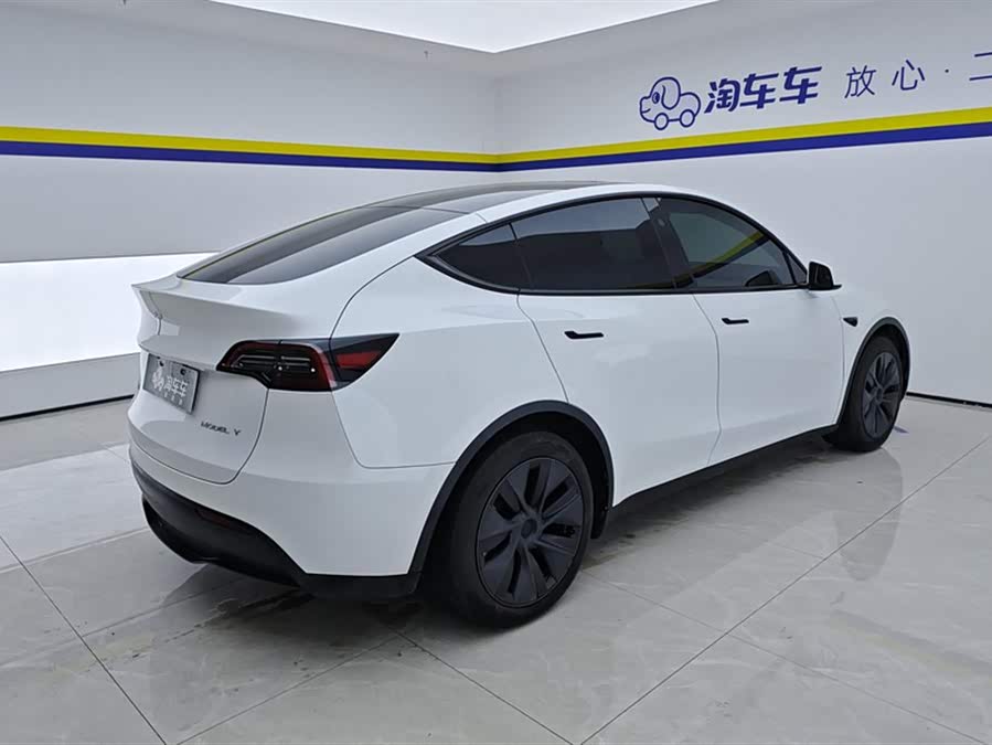 Tesla Model Y 2024 car image #4
