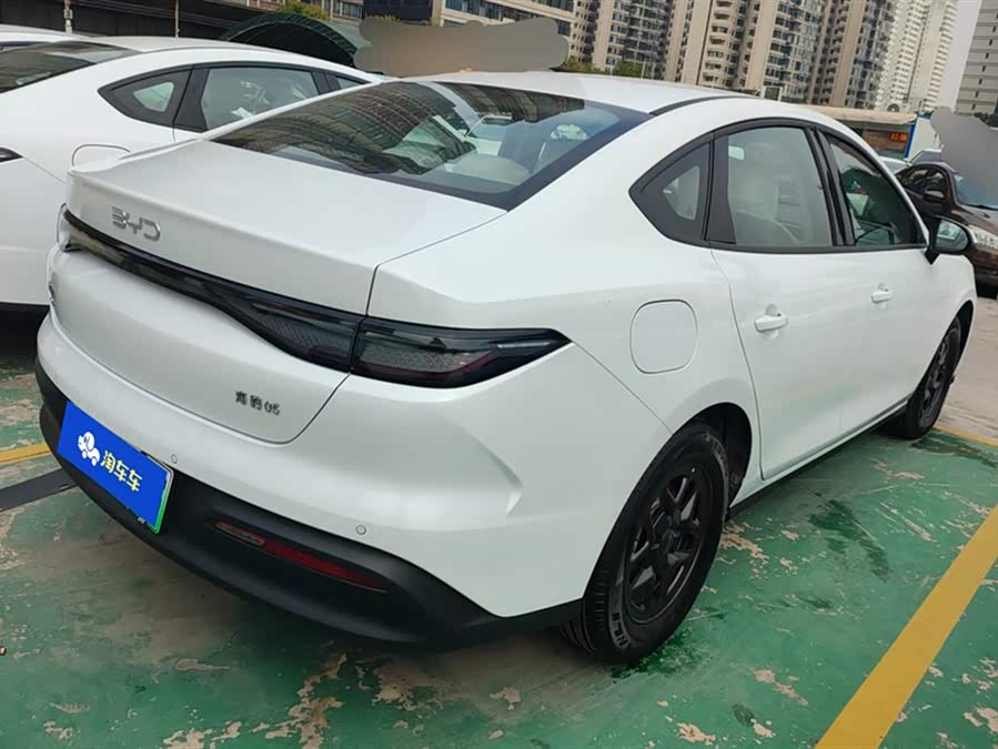 BYD Seal 05 DM-i 2025 car image #4