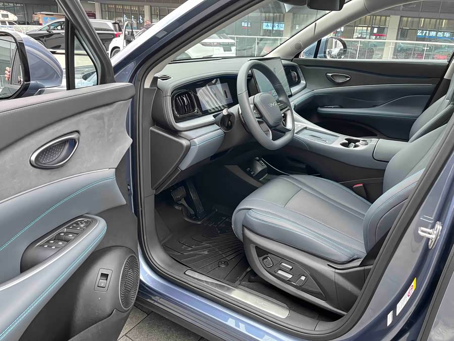 BYD Sea Lion 07 DM-i 2025 car image #4