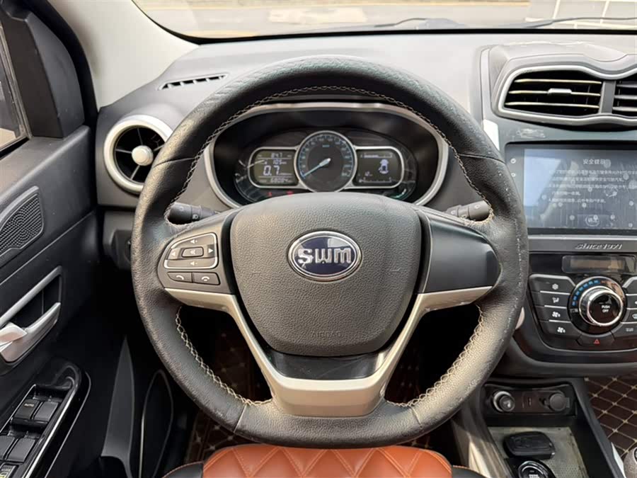 SWM斯威汽车 SWM斯威X3 2019 #4 SWM斯威汽车 SWM斯威X3 2019 汽车图片 #4