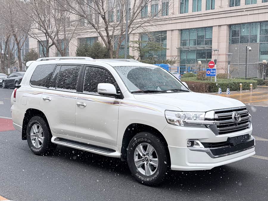 Toyota 2025 car image #4