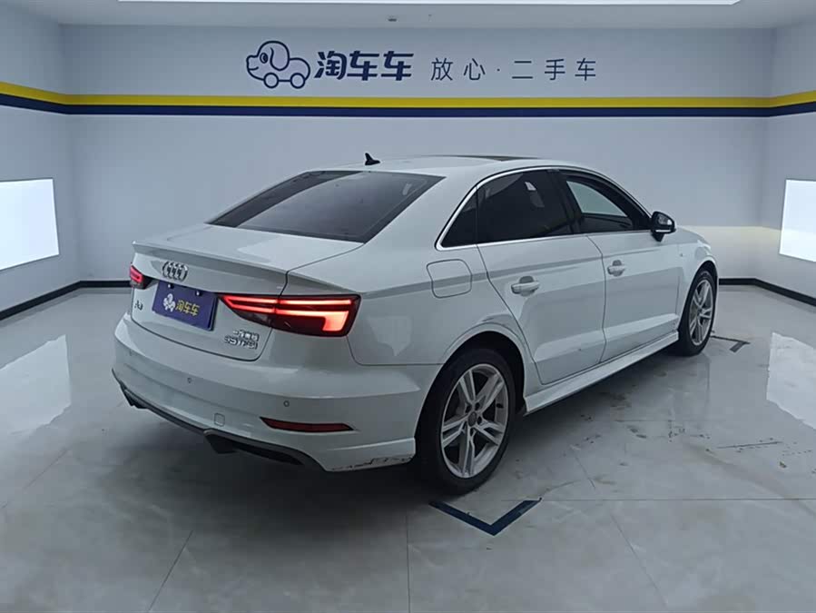 Audi A3 2019 car image #4