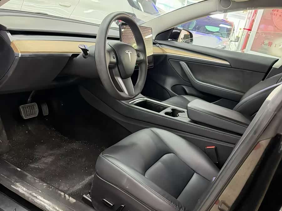 Tesla Model 3 2022 car image #4