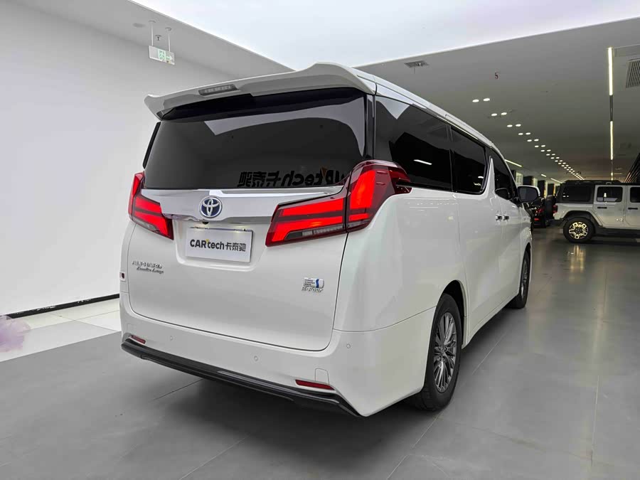 Toyota Alphard 2023 car image #4
