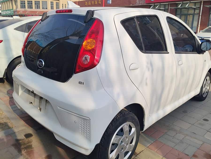 BYD e1 2020 car image #4