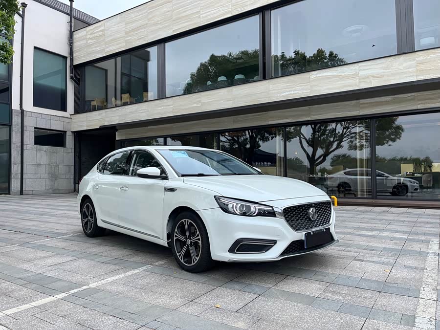 6 2018 car image #4