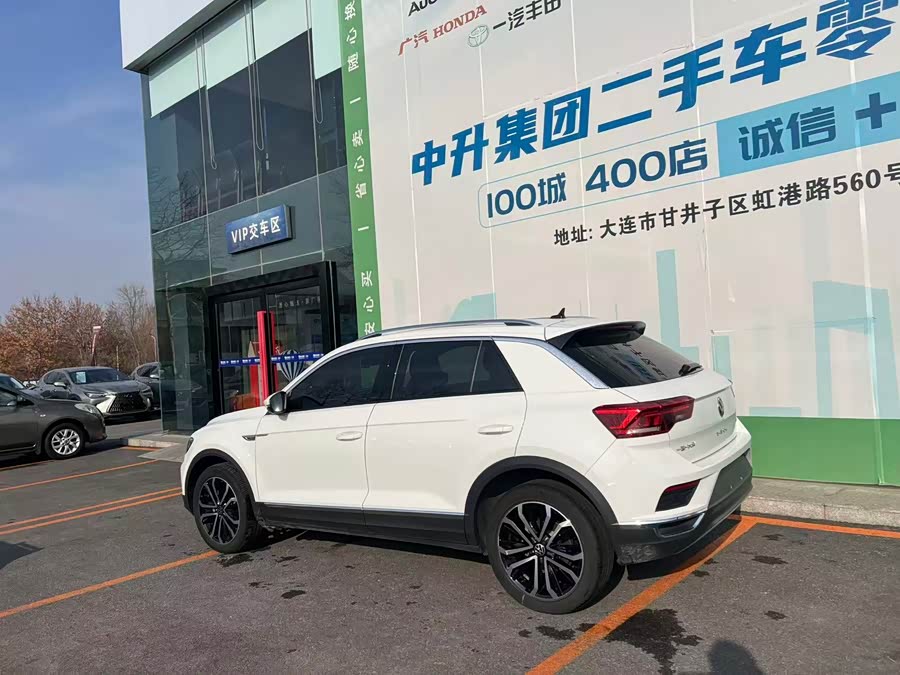 Volkswagen T-Roc 2023 car image #4