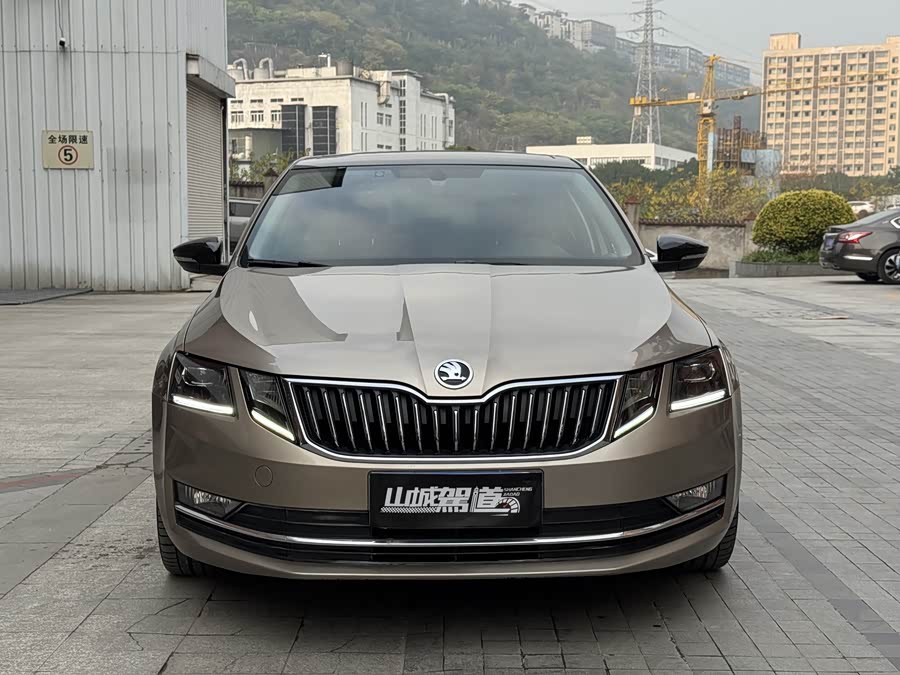 Skoda Octavia 2019 car image #4