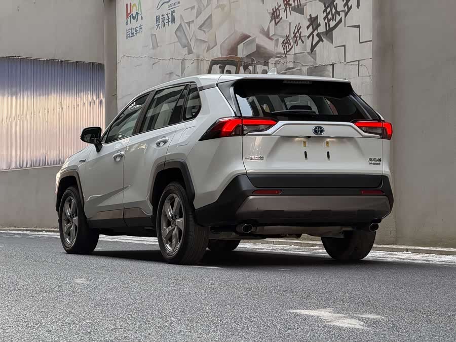 Toyota RAV4 2023 #4 Toyota RAV4 2023 car image #4