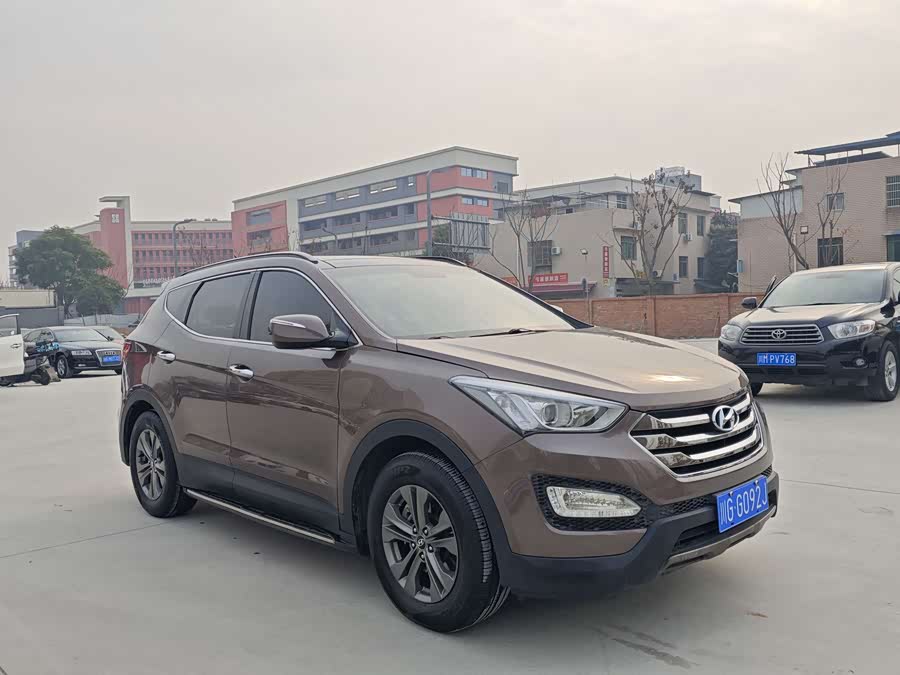 Hyundai Santa Fe 2023 car image #4