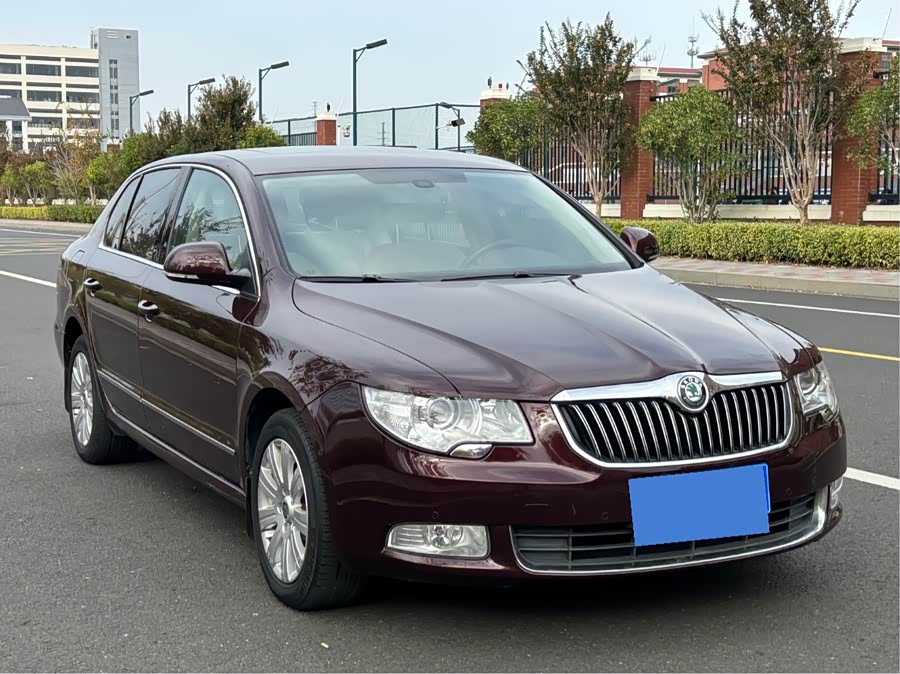 Skoda Superb 2012 immagine di auto #4