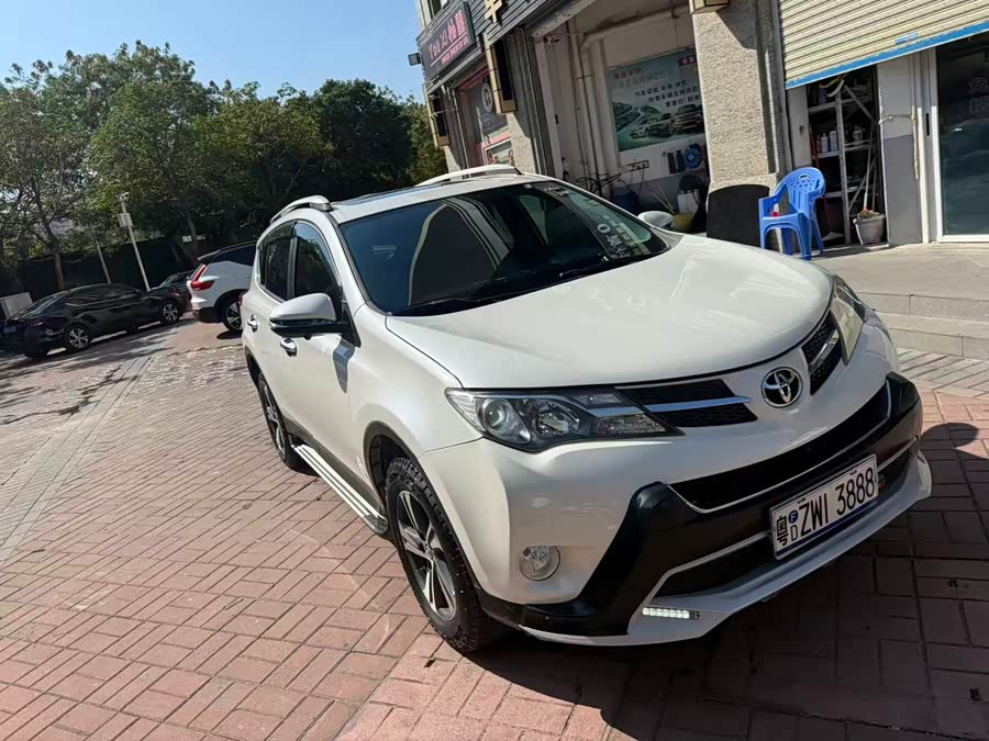 Toyota RAV4 2015 #4 Toyota RAV4 2015 car image #4