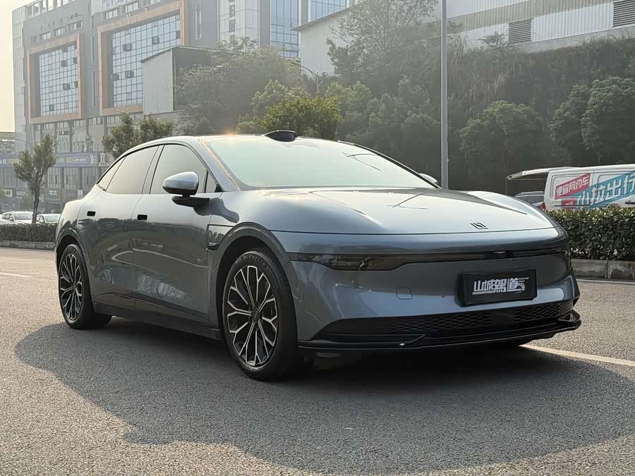 极氪 极氪007 2023 汽车图片 #4