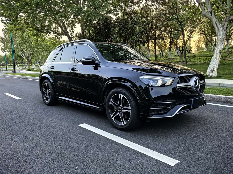 Mercedes-Benz GLE Class 2022 #4 Mercedes-Benz GLE Class 2022 car image #4