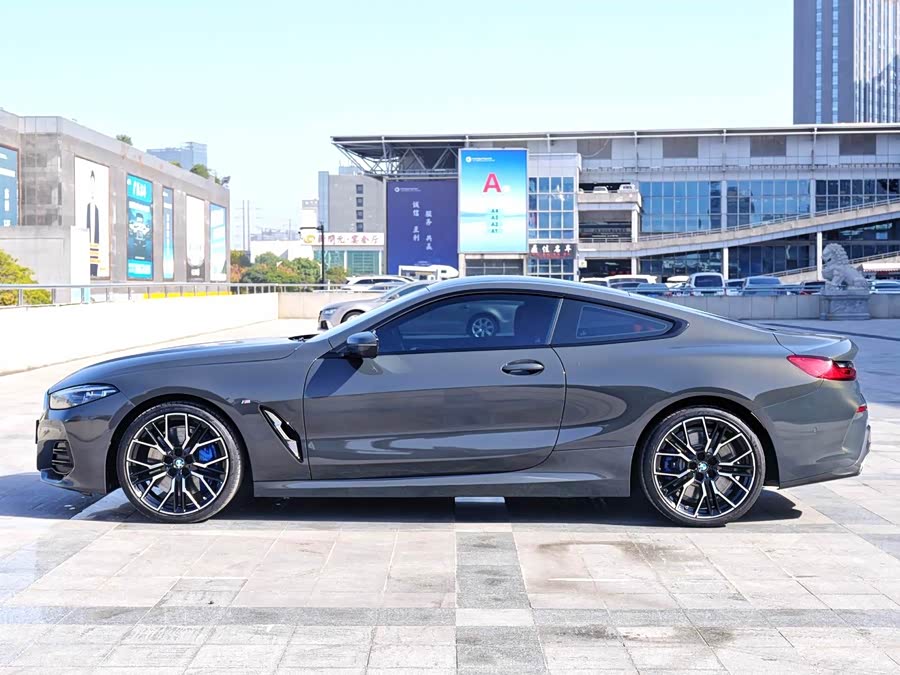 BMW 8 Series 2024 #4 BMW 8 Series 2024 car image #4