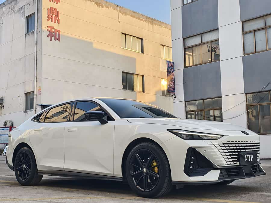 Changan UNI-V 2023 #4 Changan UNI-V 2023 car image #4