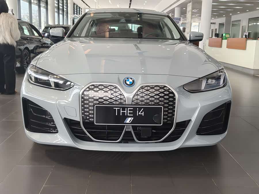 BMW i4 2025 image de voiture #4