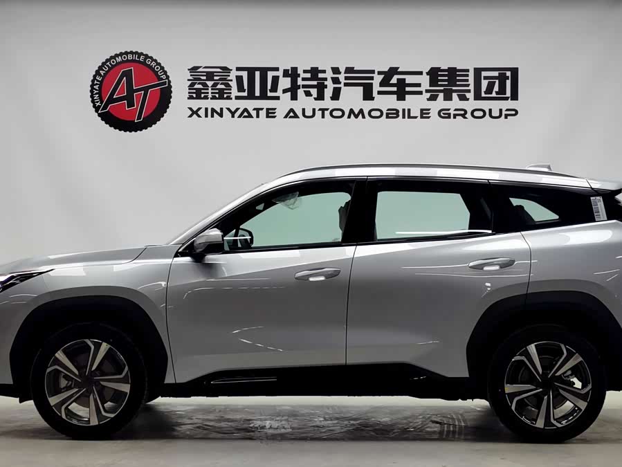GEELY Boyue L #4 GEELY Boyue L car image #4
