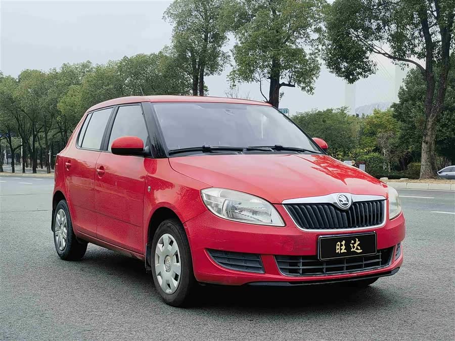 Skoda Fabia 2014 #4 Skoda Fabia 2014 car image #4