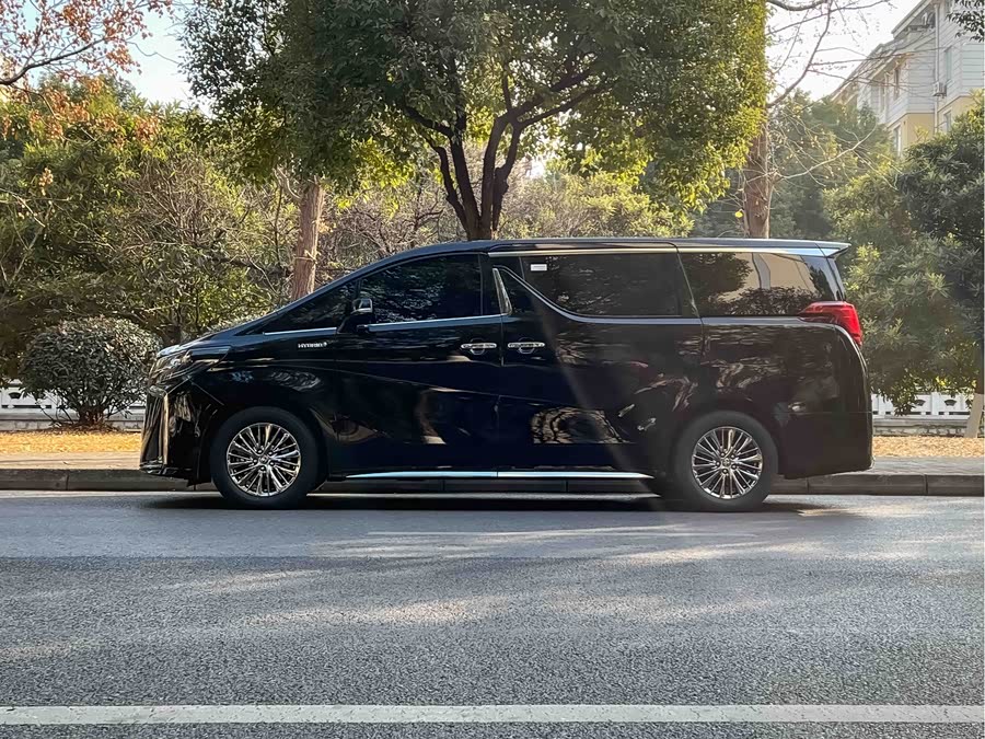 Toyota Alphard 2023 #4 Toyota Alphard 2023 car image #4
