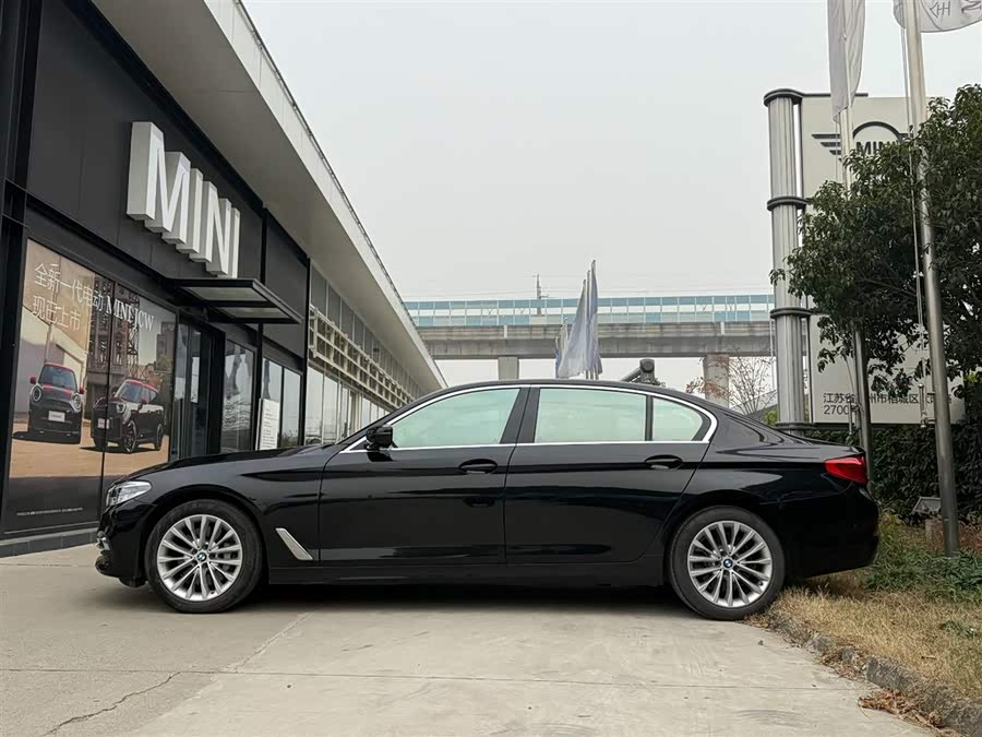 BMW 5 Series 2020 car image #4