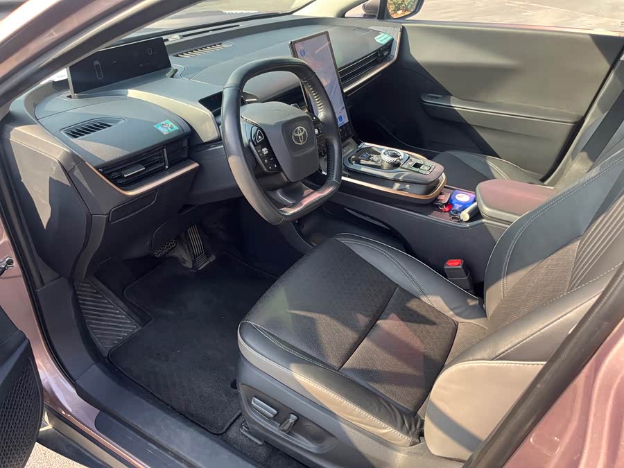 Toyota bZ3 2023 صورة سيارة #4