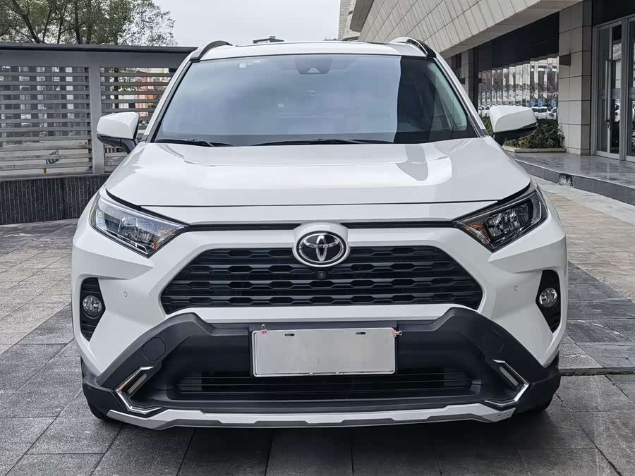 Toyota 2019 car image #4