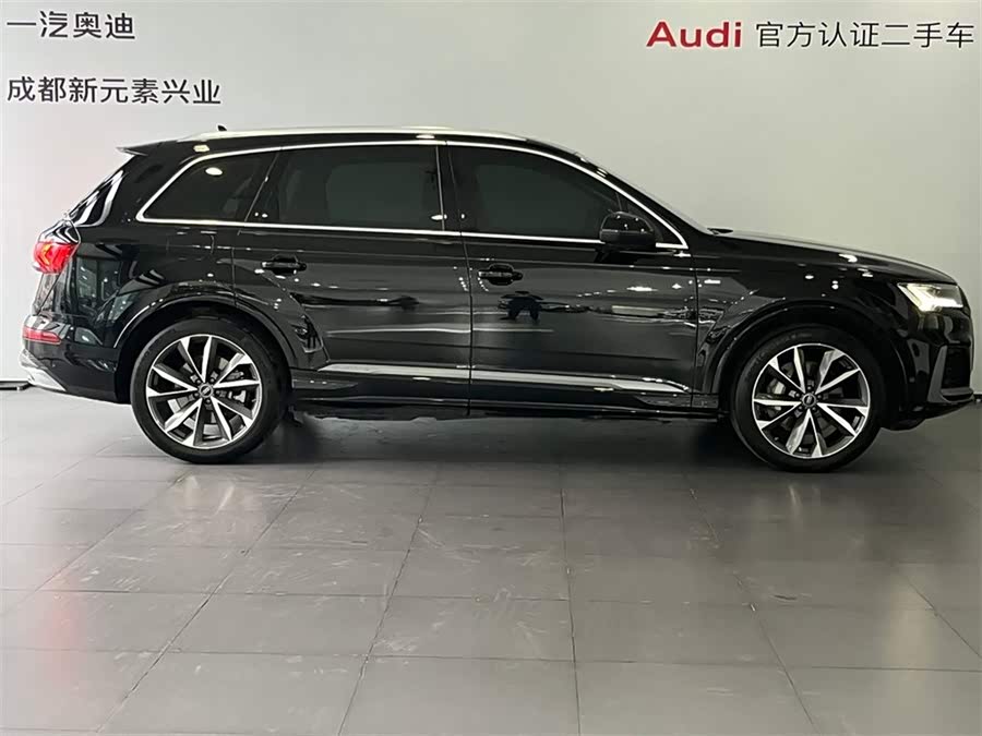 Audi Q7 2023 car image #4