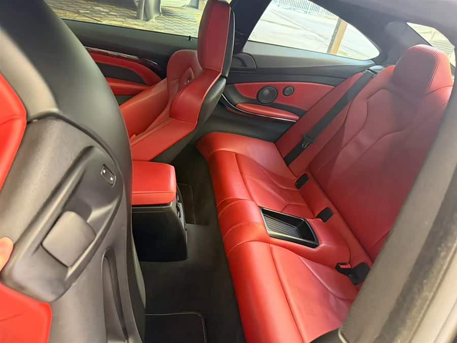 BMW M4 2024 image de voiture #4