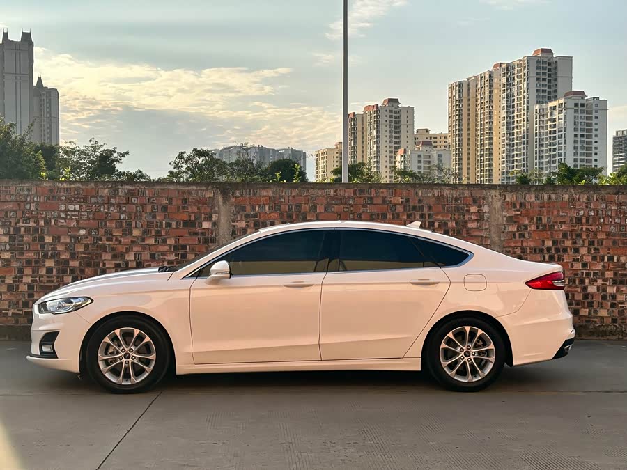 Ford Mondeo 2020 car image #4