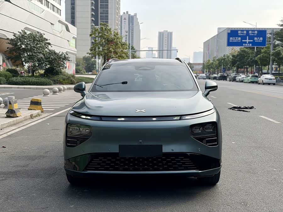 Xpeng G9 2024 صورة سيارة #4